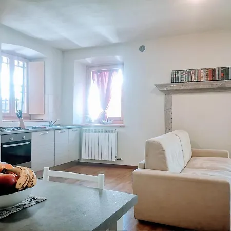 Perarolo Apartman *
